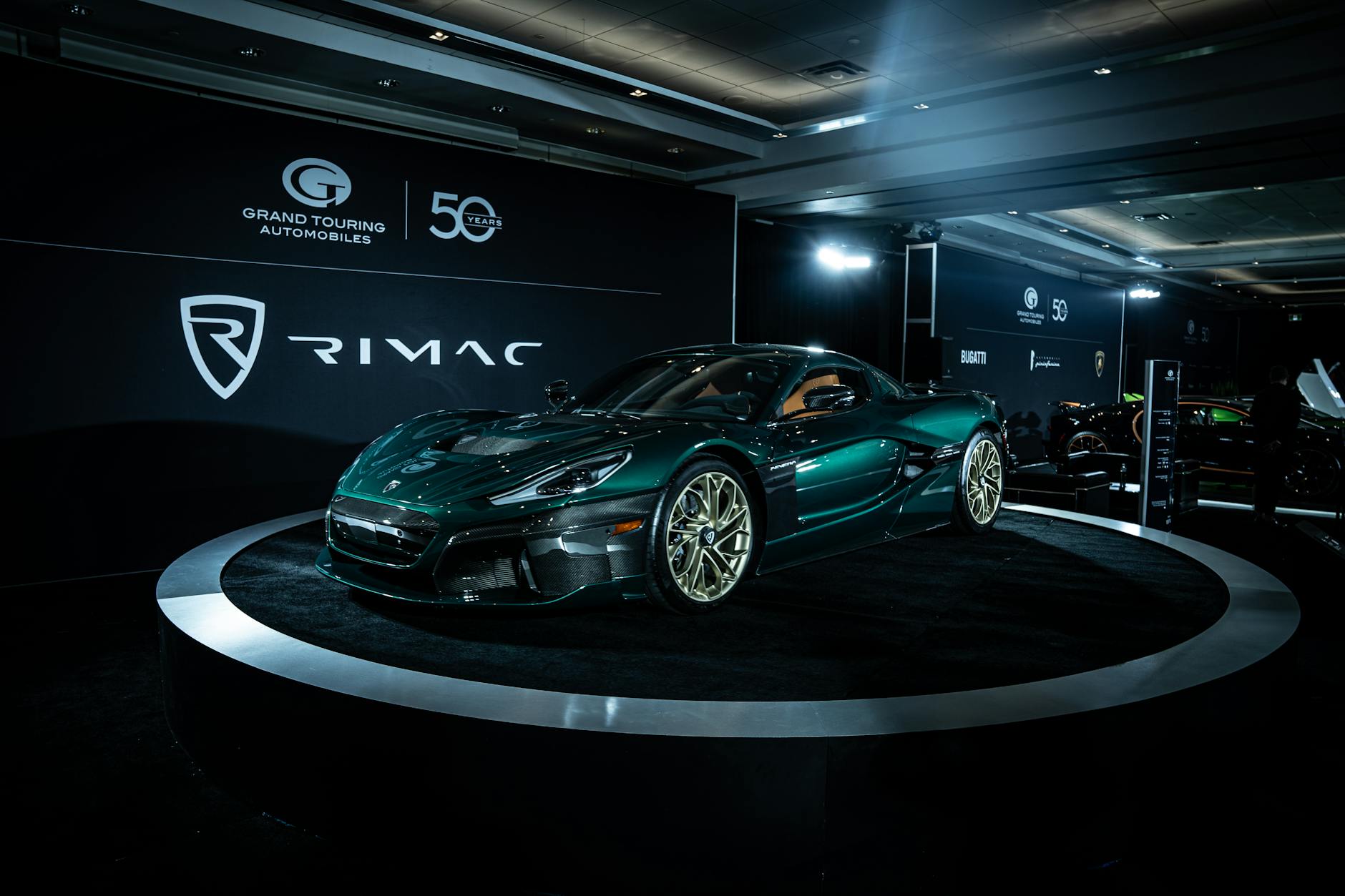 Elektryczny supersamochód Rimac na pokazie motoryzacyjnym